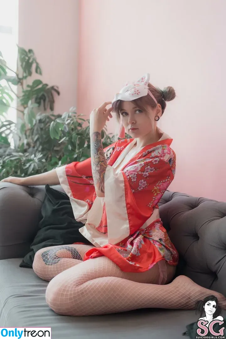 Awondrr nude photo #0018 (Alice Wonder / alicewonder_99 / awondrr_sg)