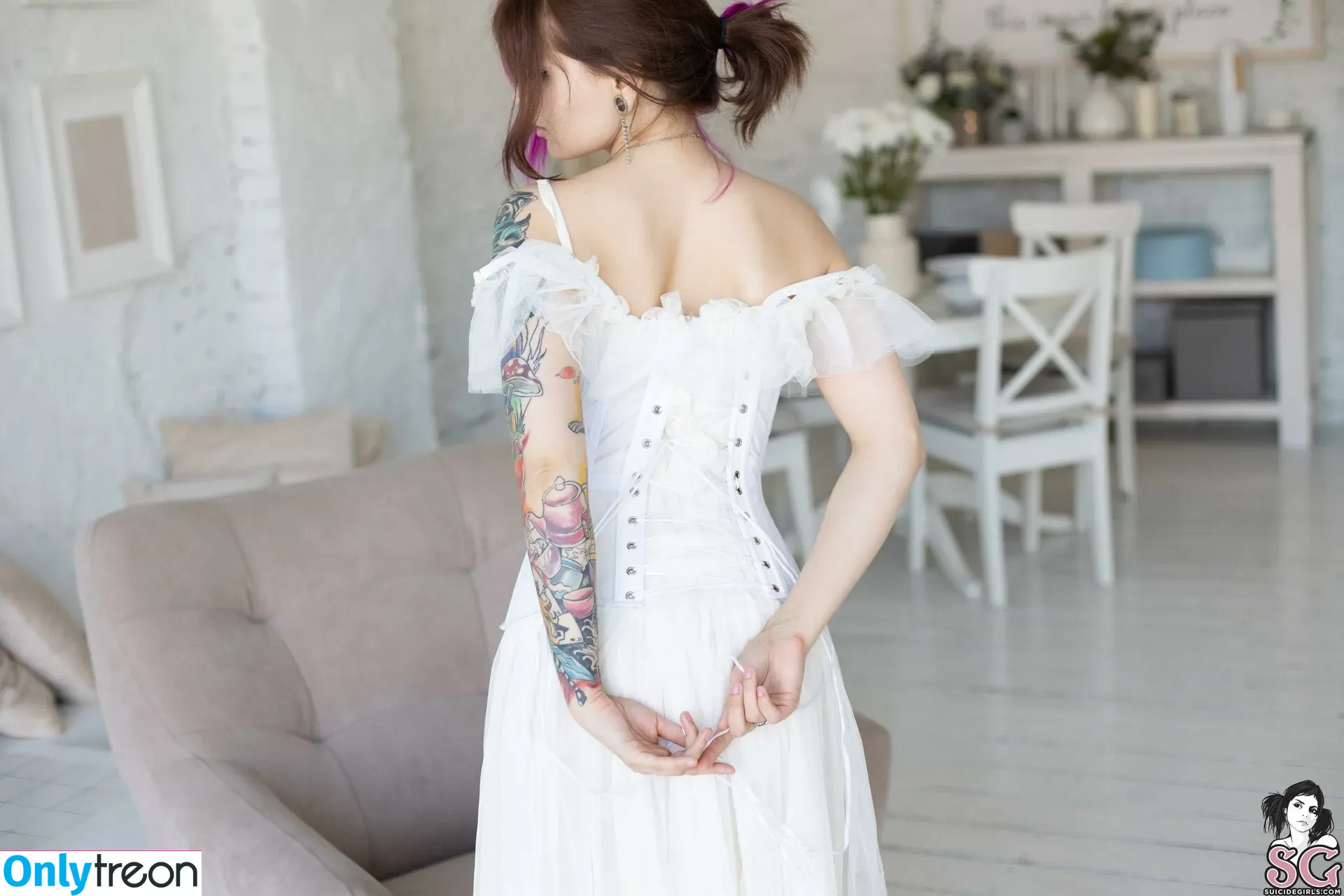 Awondrr nude photo #0020 (Alice Wonder / alicewonder_99 / awondrr_sg)