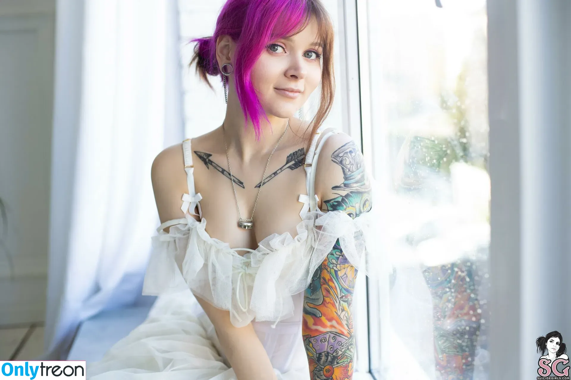 Awondrr nude photo #0030 (Alice Wonder / alicewonder_99 / awondrr_sg)