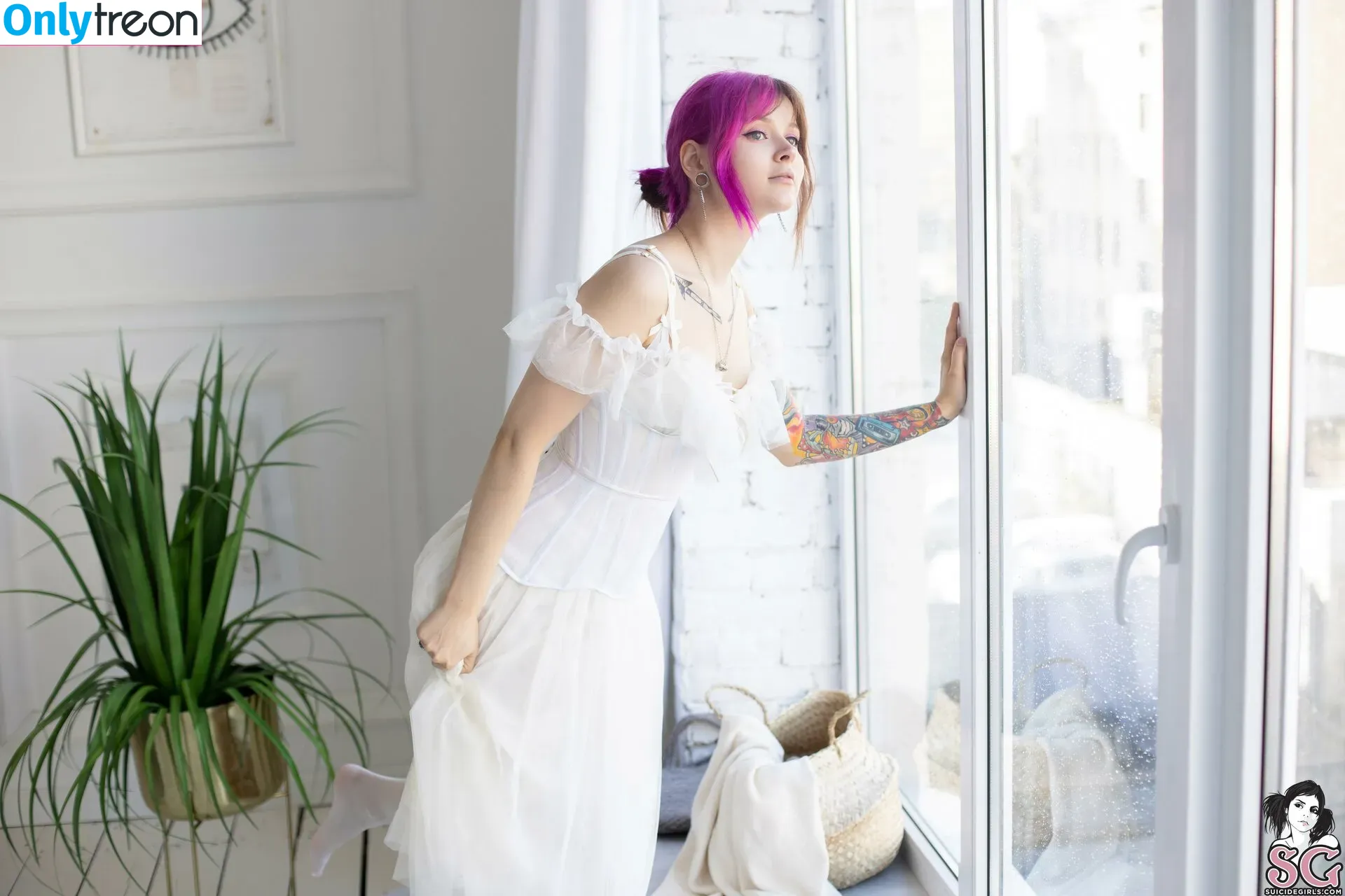Awondrr nude photo #0035 (Alice Wonder / alicewonder_99 / awondrr_sg)