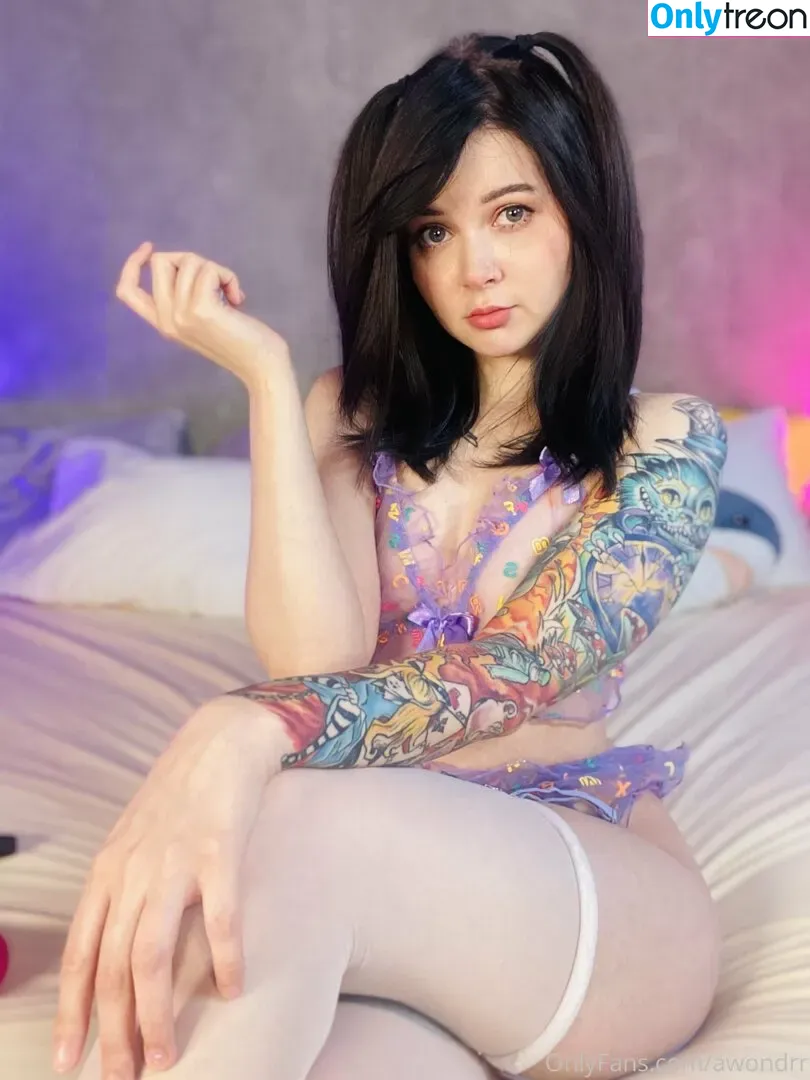 Awondrr nude photo #0059 (Alice Wonder / alicewonder_99 / awondrr_sg)