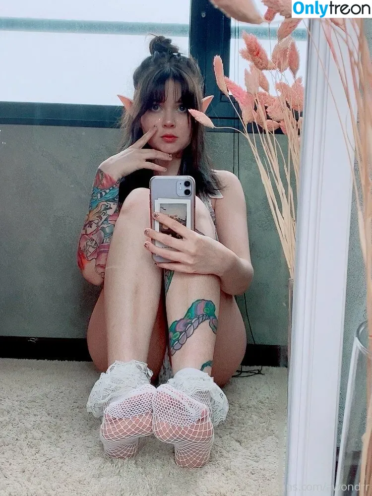 Awondrr nude photo #0105 (Alice Wonder / alicewonder_99 / awondrr_sg)