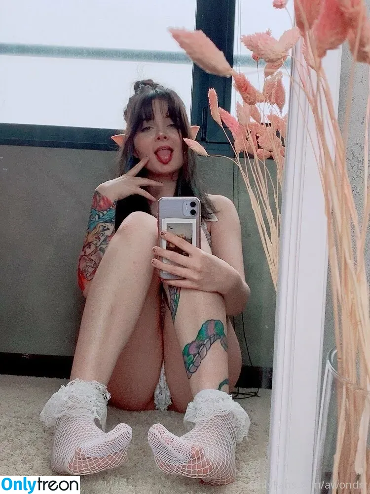 Awondrr nude photo #0106 (Alice Wonder / alicewonder_99 / awondrr_sg)