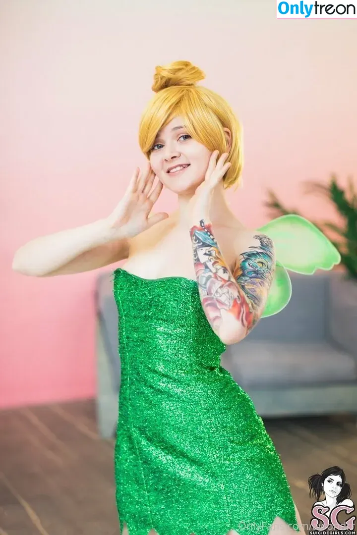 Awondrr nude photo #0166 (Alice Wonder / alicewonder_99 / awondrr_sg)