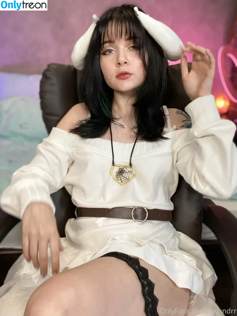 Awondrr nude photo #0235 (Alice Wonder / alicewonder_99 / awondrr_sg)