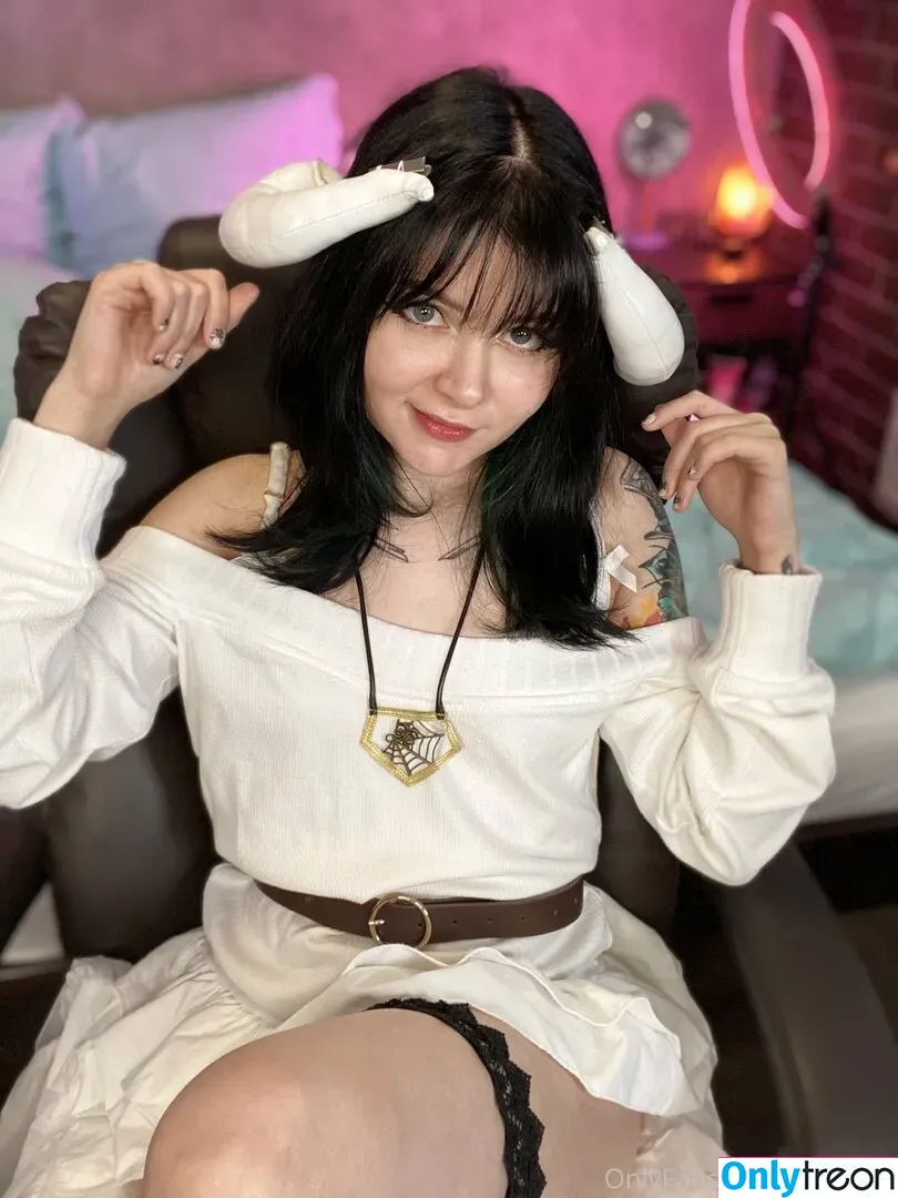 Awondrr nude photo #0236 (Alice Wonder / alicewonder_99 / awondrr_sg)