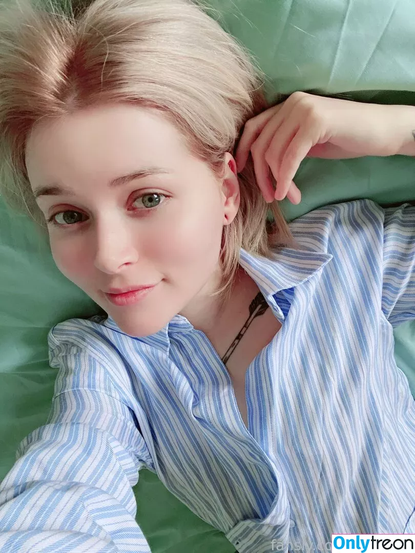 Awondrr nude photo #0347 (Alice Wonder / alicewonder_99 / awondrr_sg)
