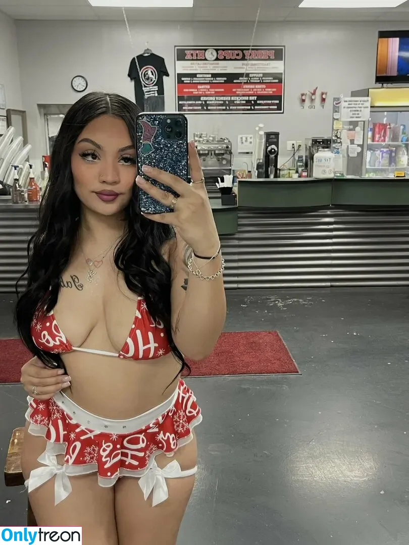 Ayeereynnnaa nude photo #0014 (Ayeereynnnaaa / Baeristastella / daddyssgirl0)