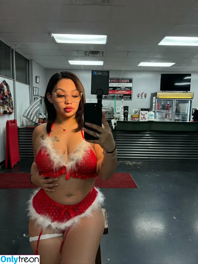 Ayeereynnnaa nude photo #0025 (Ayeereynnnaaa / Baeristastella / daddyssgirl0)