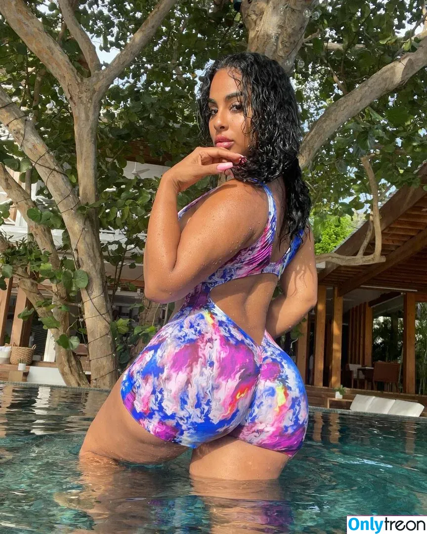 Ayisha Diaz nude photo #0032 (ayishadiaz / ayishadiaz0)