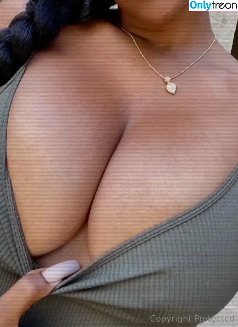 Ayisha Diaz nude photo #0202 (ayishadiaz / ayishadiaz0)