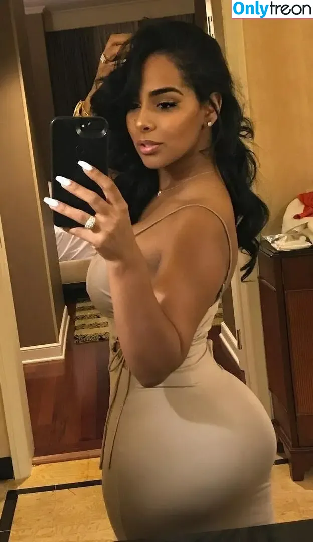 Ayisha Diaz nude photo #0216 (ayishadiaz / ayishadiaz0)
