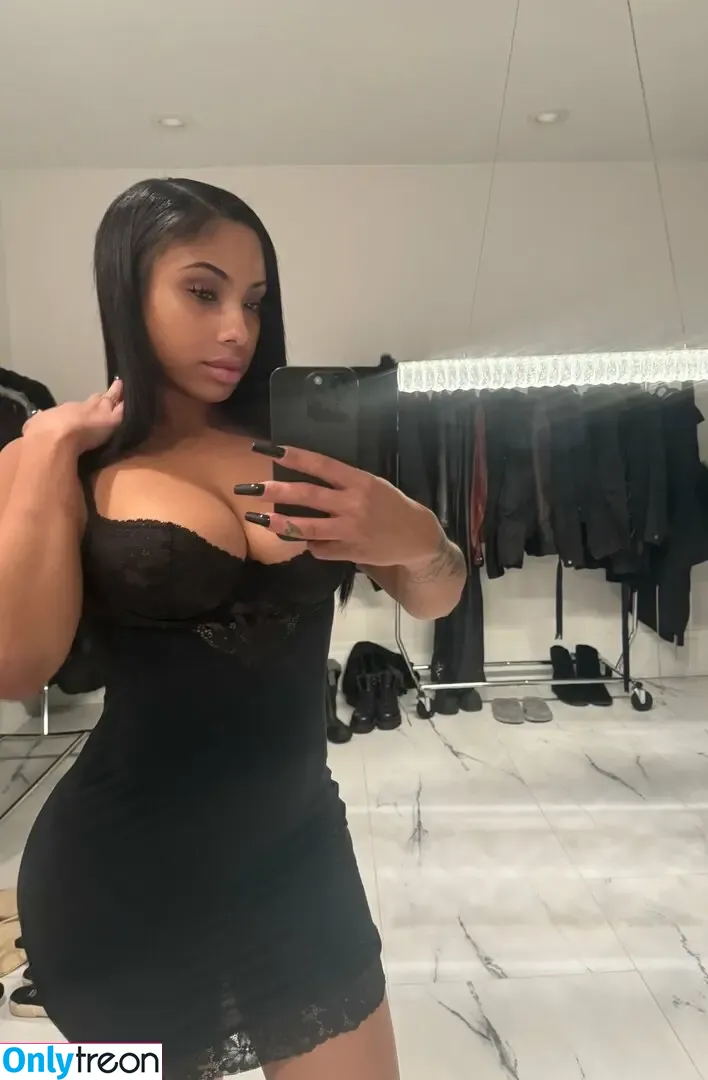 ayisha.mia nude photo #0007 (ayisha mia / ayishamia)