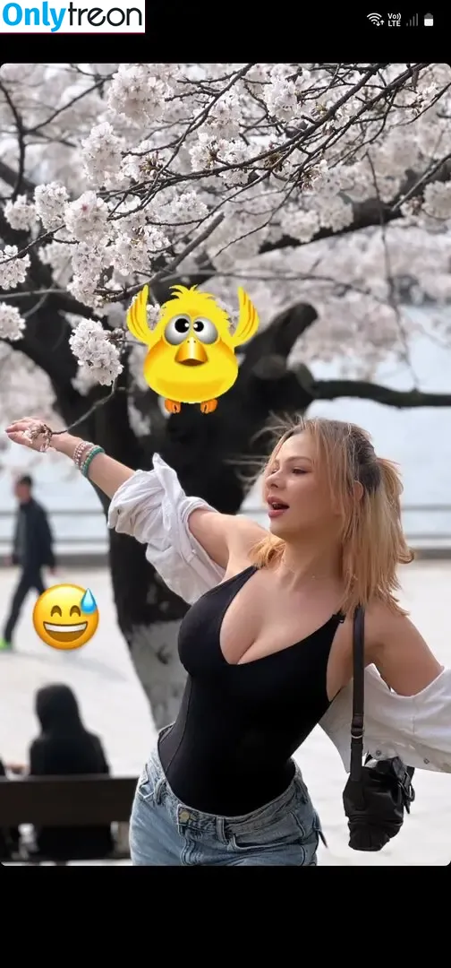 ayliee_k nude photo #0002 (okhlk0)