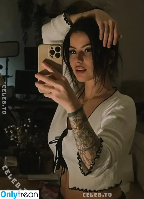 Ayliner nude photo #0067 (abbeylane43 / aylin_er / aylinertwitch)