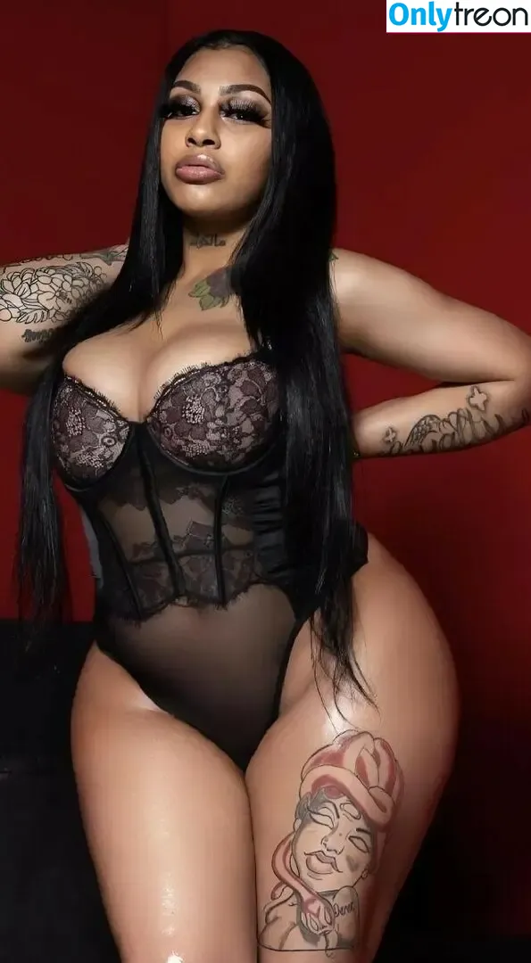 AyonnaRenee nude photo #0003 (prettiyonna / realprettiyonna)