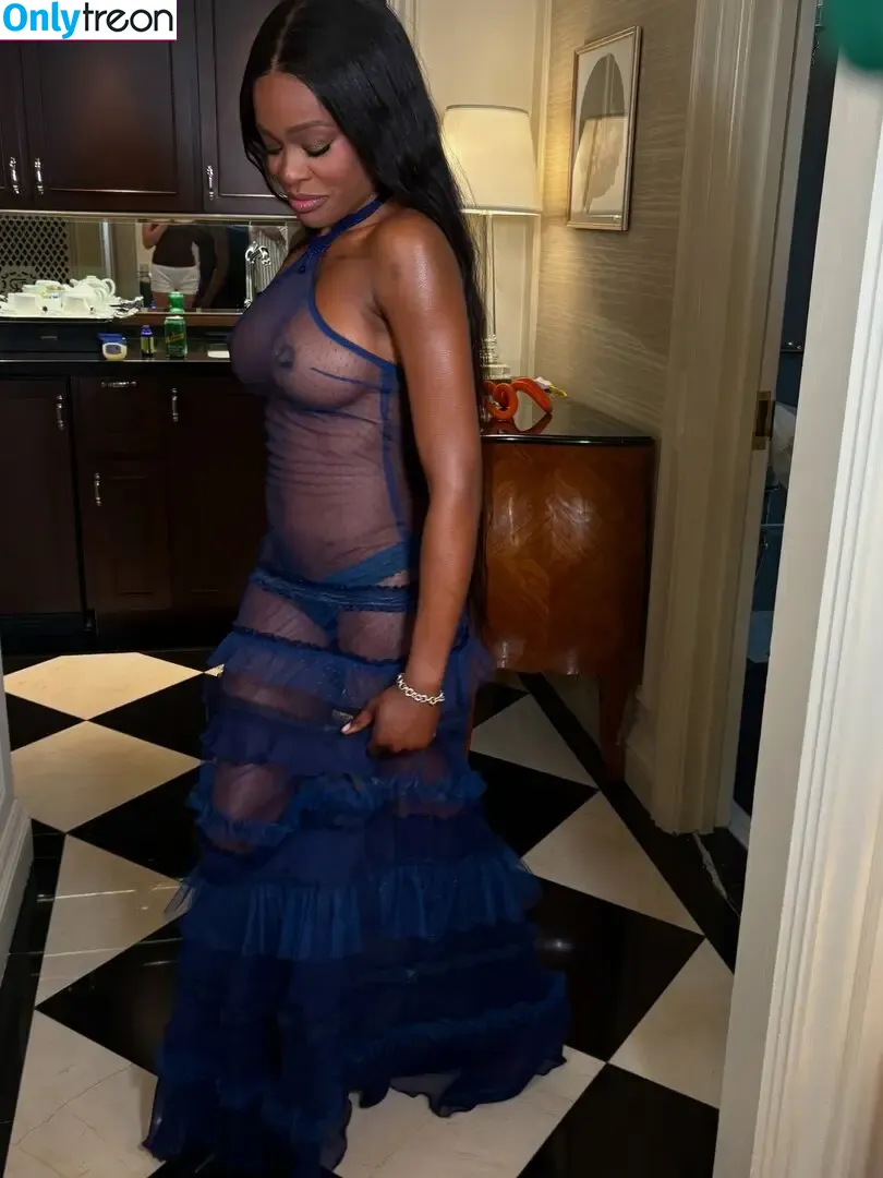 Azealia Banks nude photo #0060 (azealiabanks / babypinkslt)