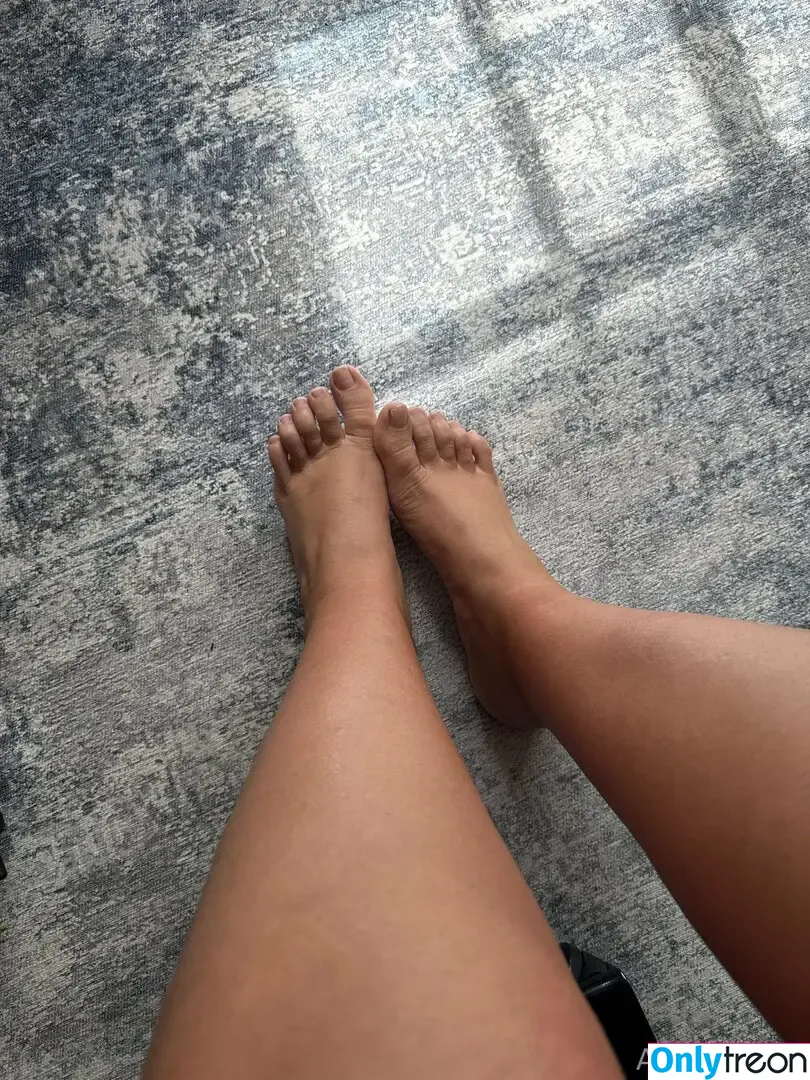 azerasfeet nude photo #0051 (azerasbigfeet)