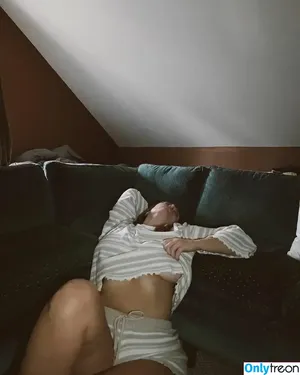 BaaabyC / barbiegotthicc / bitcheslovebrixo nude photo #0001