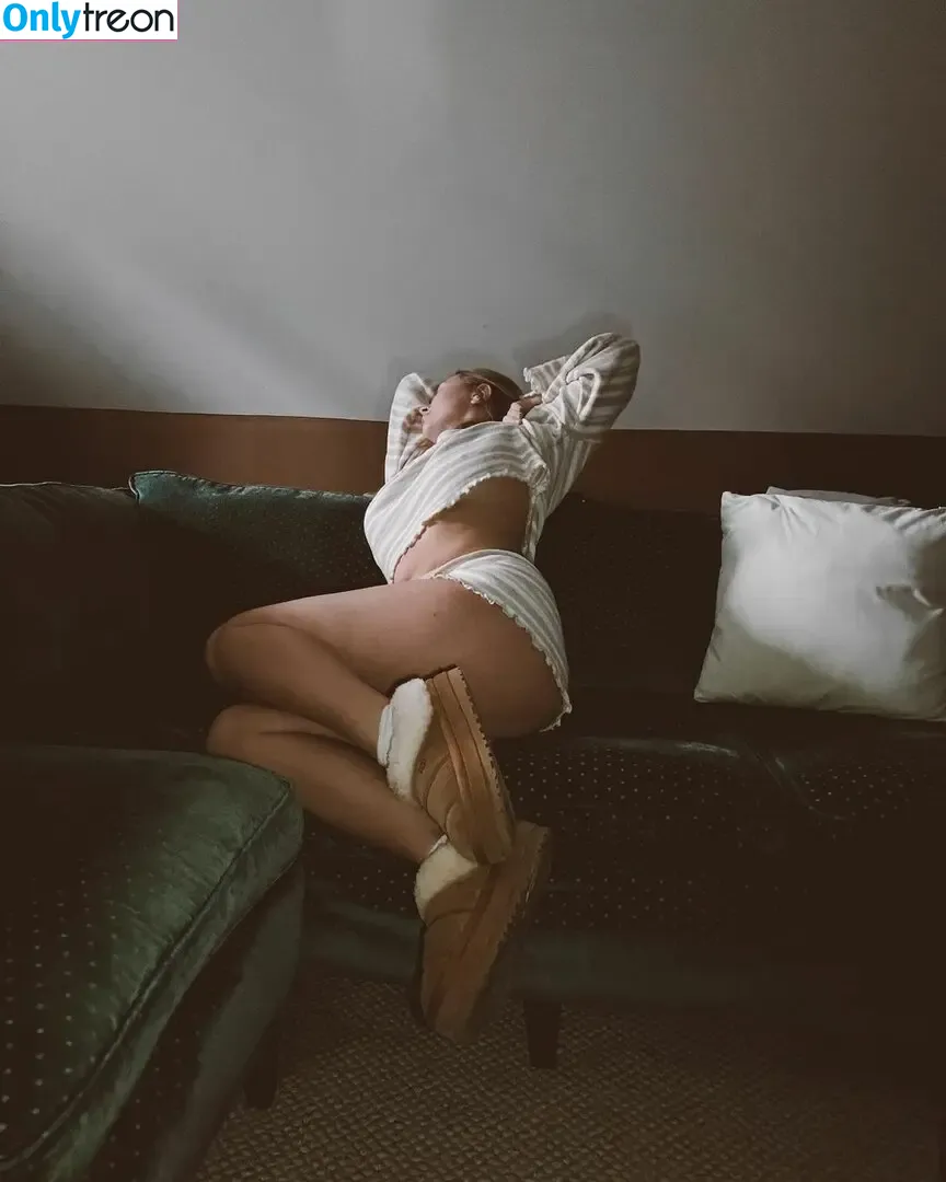 BaaabyC nude photo #0002 (barbiegotthicc / bitcheslovebrixo)