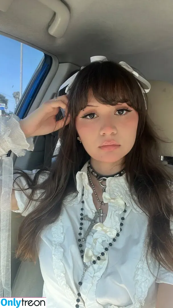 Baby Doe Eyes nude photo #0005 (doe_eyes_official / sweetlildoe)