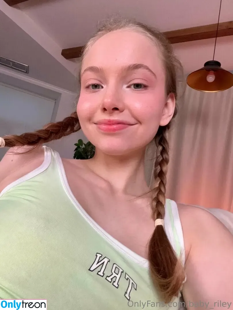 Baby Riley nude photo #0143 (baby_riley / babyrileey / sweet_riley)