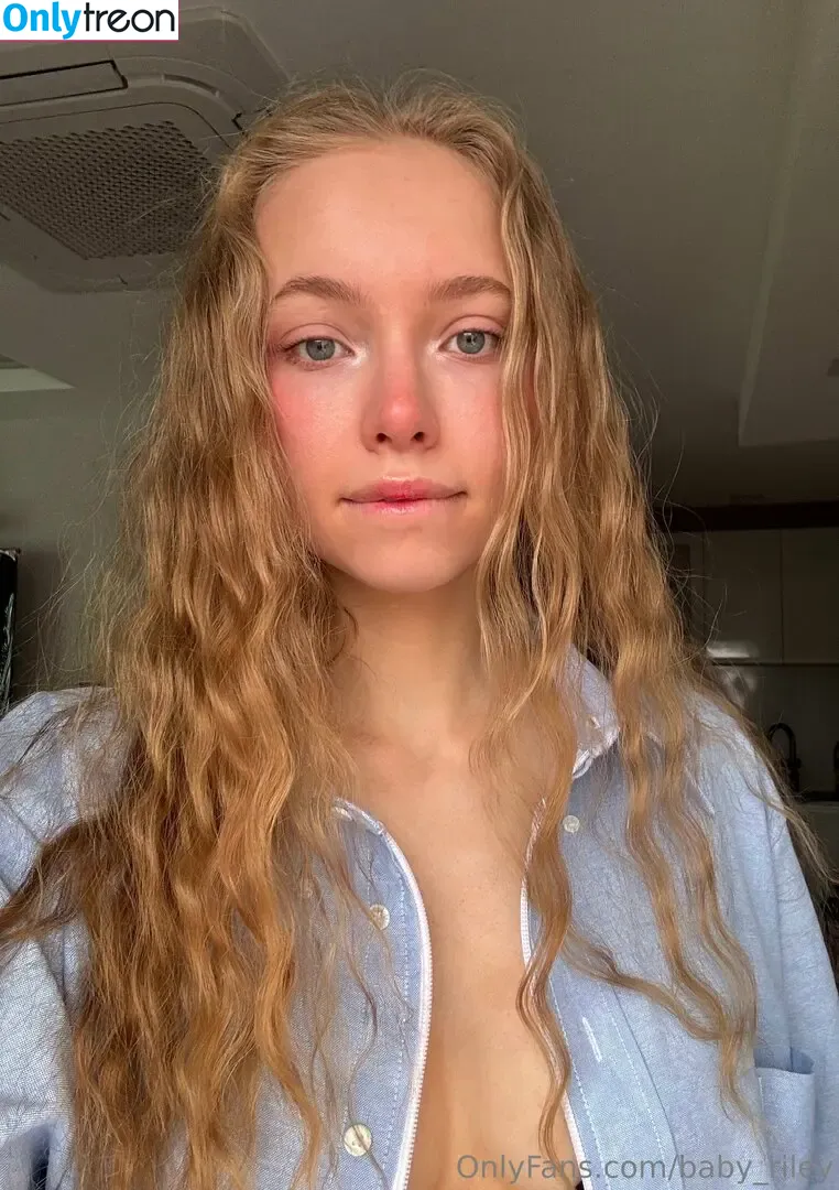 Baby Riley nude photo #0172 (baby_riley / babyrileey / sweet_riley)