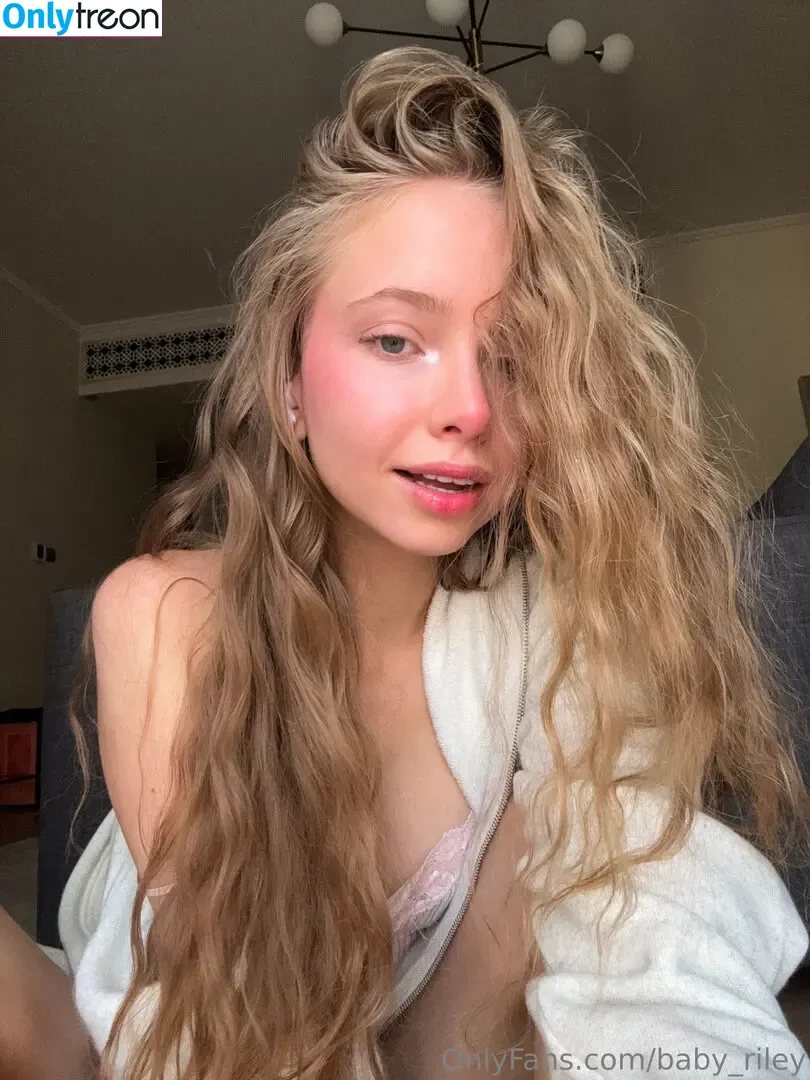 Baby Riley nude photo #0244 (baby_riley / babyrileey / sweet_riley)