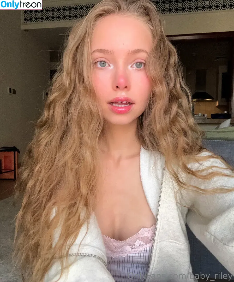 Baby Riley nude photo #0255 (baby_riley / babyrileey / sweet_riley)