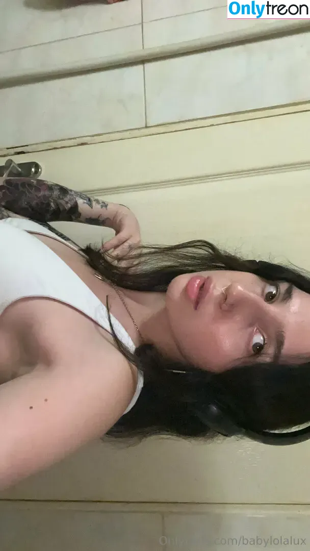 babysaralux nude photo #0009 (babysaralux)
