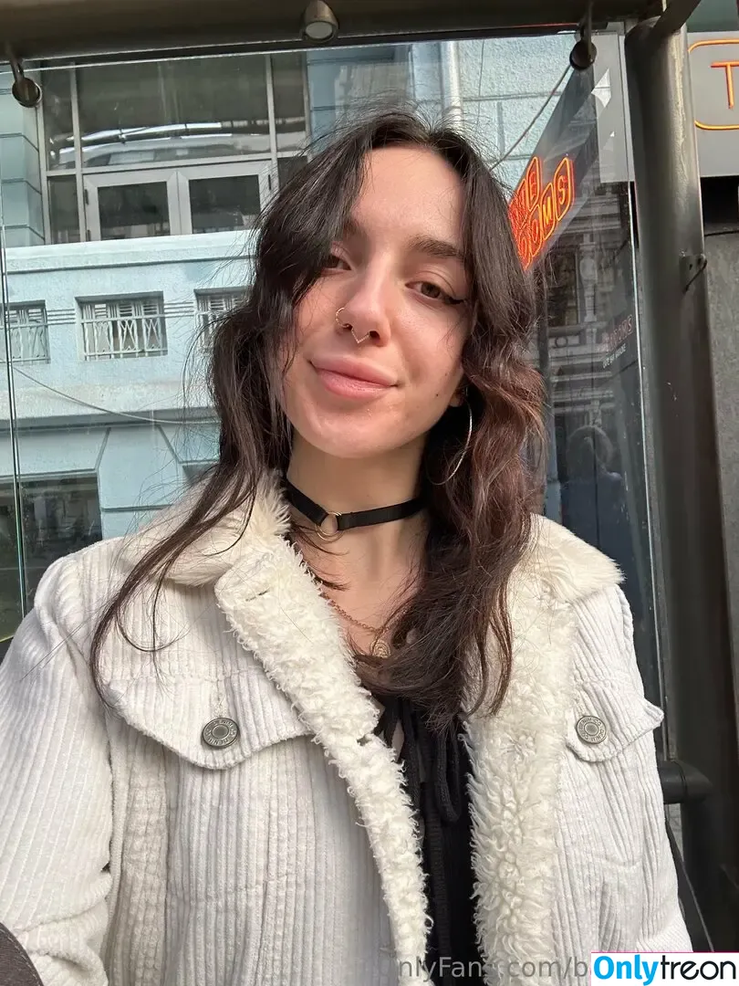 babysaralux nude photo #0041 (babysaralux)