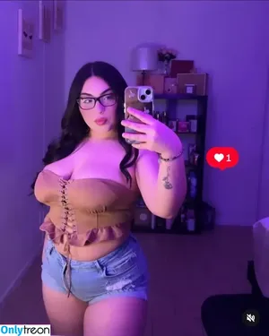 babyy.kk2 / kayy.garz nude photo #0004