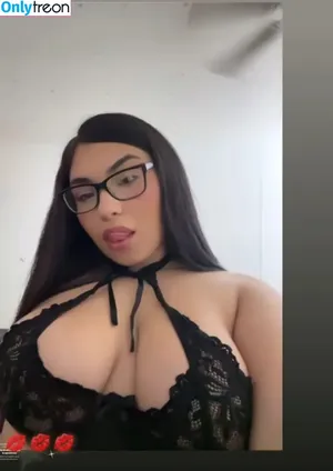 babyy.kk2 / kayy.garz nude photo #0007