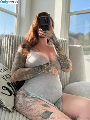badassmommy / badass.mommy nude photo #0002