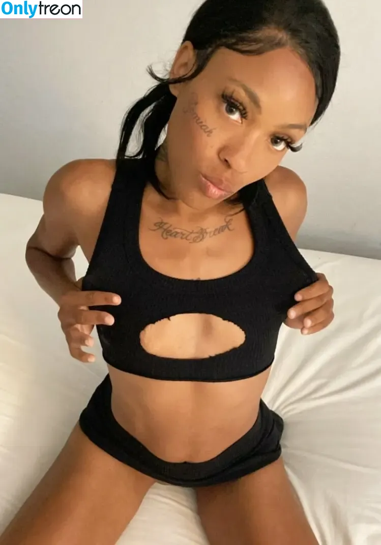 badassmommy nude photo #0009 (badass.mommy)