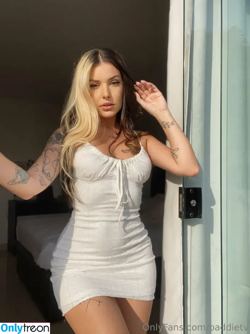 badbsui nude photo #0031 (badbsui)