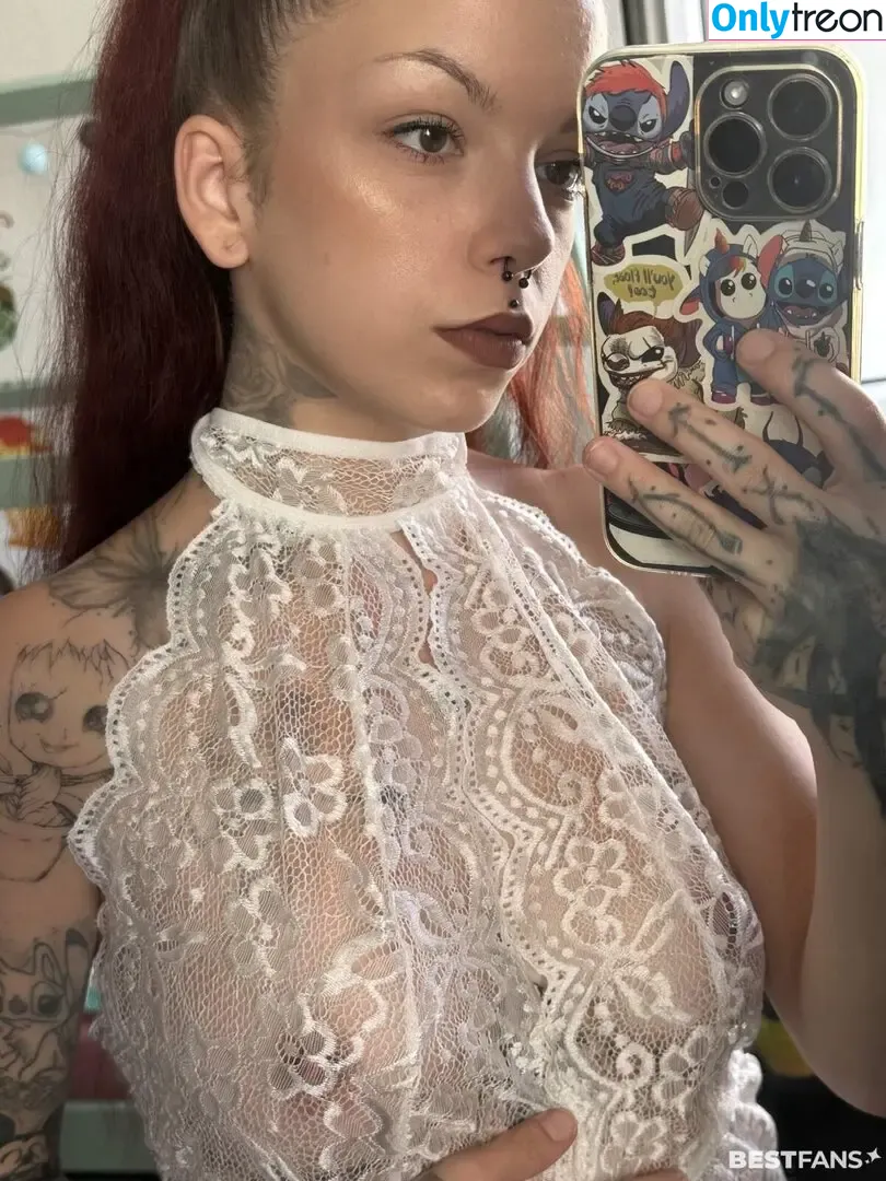BaddieeMommy nude photo #0001 (curse_me__)
