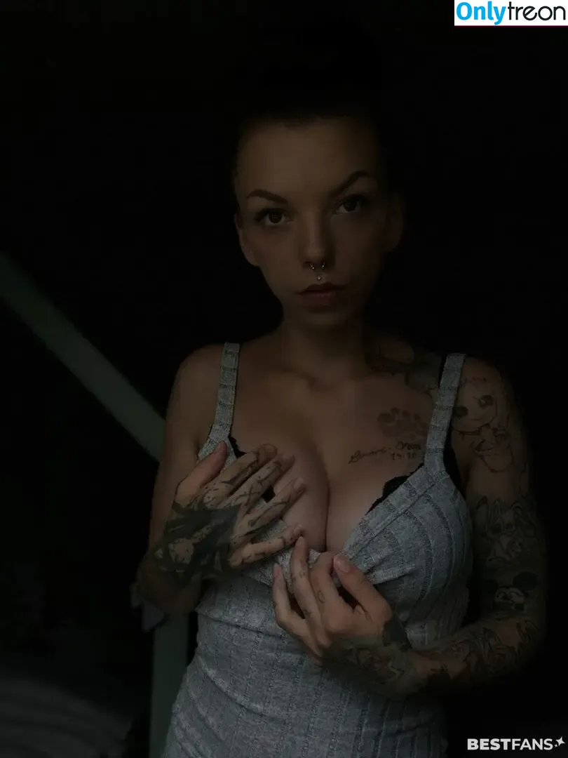 BaddieeMommy nude photo #0004 (curse_me__)