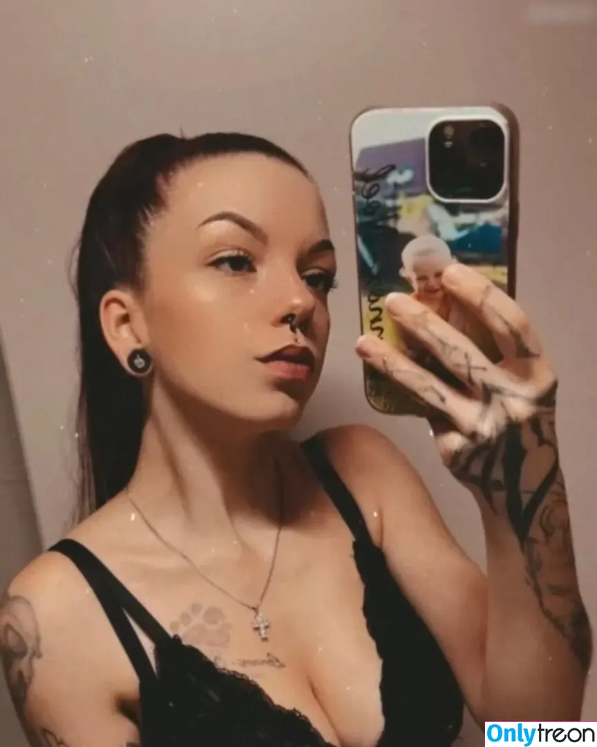 BaddieeMommy nude photo #0008 (curse_me__)