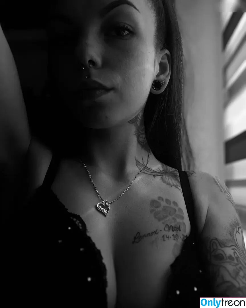 BaddieeMommy nude photo #0013 (curse_me__)