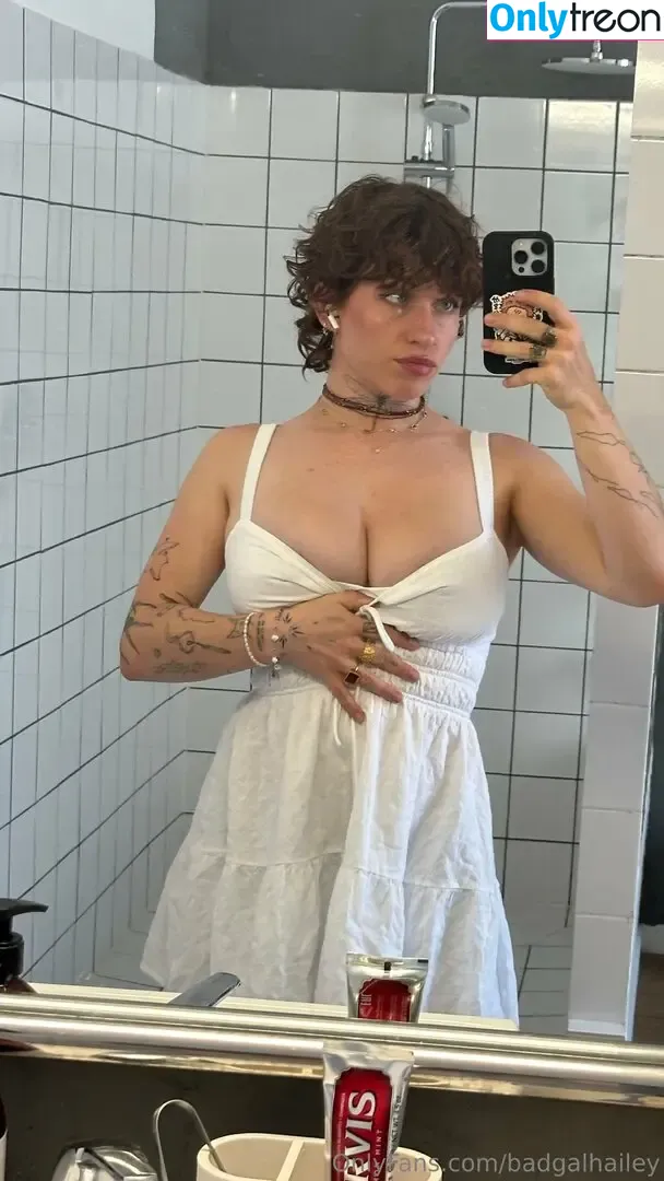 Badgalhailey nude photo #0033 (badgal.hailey)