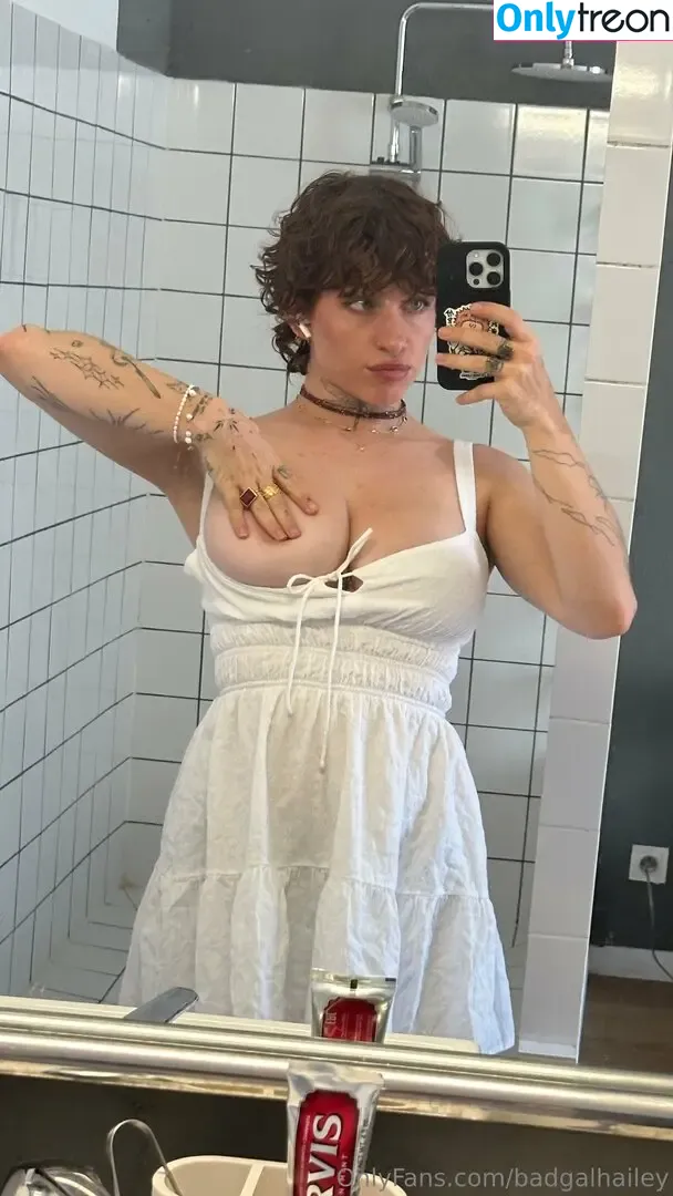 Badgalhailey nude photo #0035 (badgal.hailey)