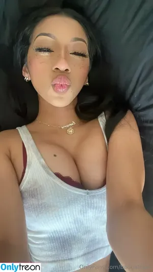 badgalkate / badgallkate nude photo #0002