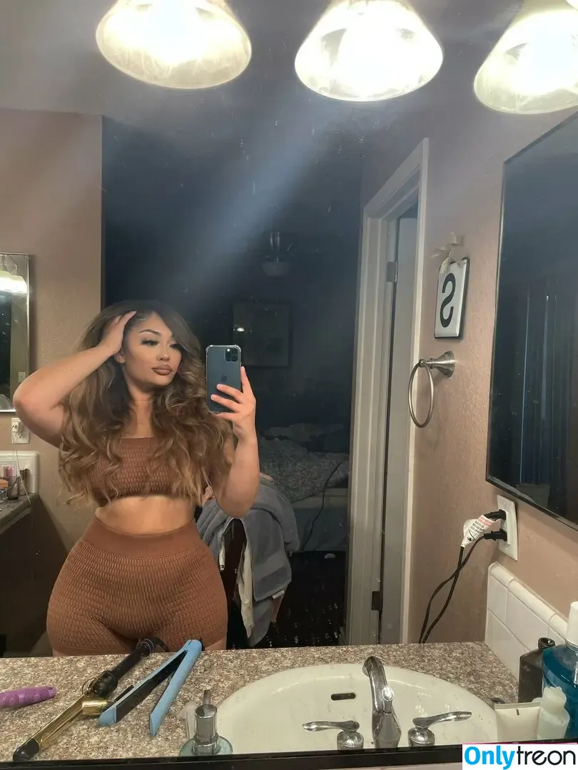 badgirlal nude photo #0004 (AlllyGator_ / Ally Hillard / alllllss_)