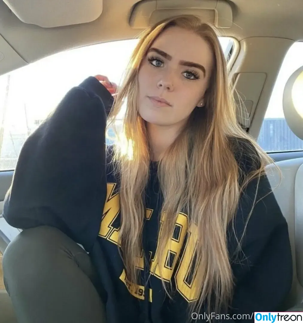 badgirlblairr nude photo #0040 (badgirlblairr)