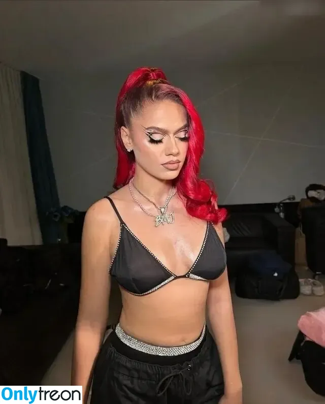 Badmómzjay nude photo #0022 (badmomzjay)