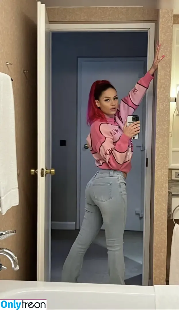 Badmómzjay nude photo #0035 (badmomzjay)