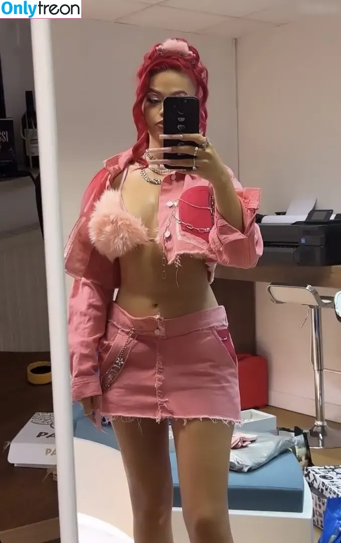 Badmómzjay nude photo #0137 (badmomzjay)