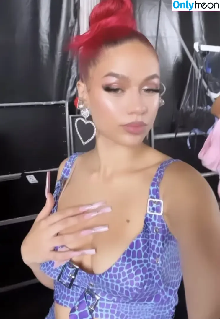 Badmómzjay nude photo #0151 (badmomzjay)