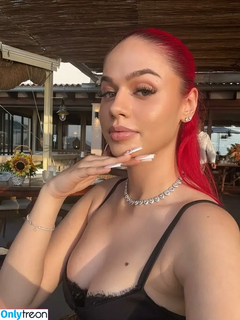 badmomzjay nude photo #0265 (badmomzjay)